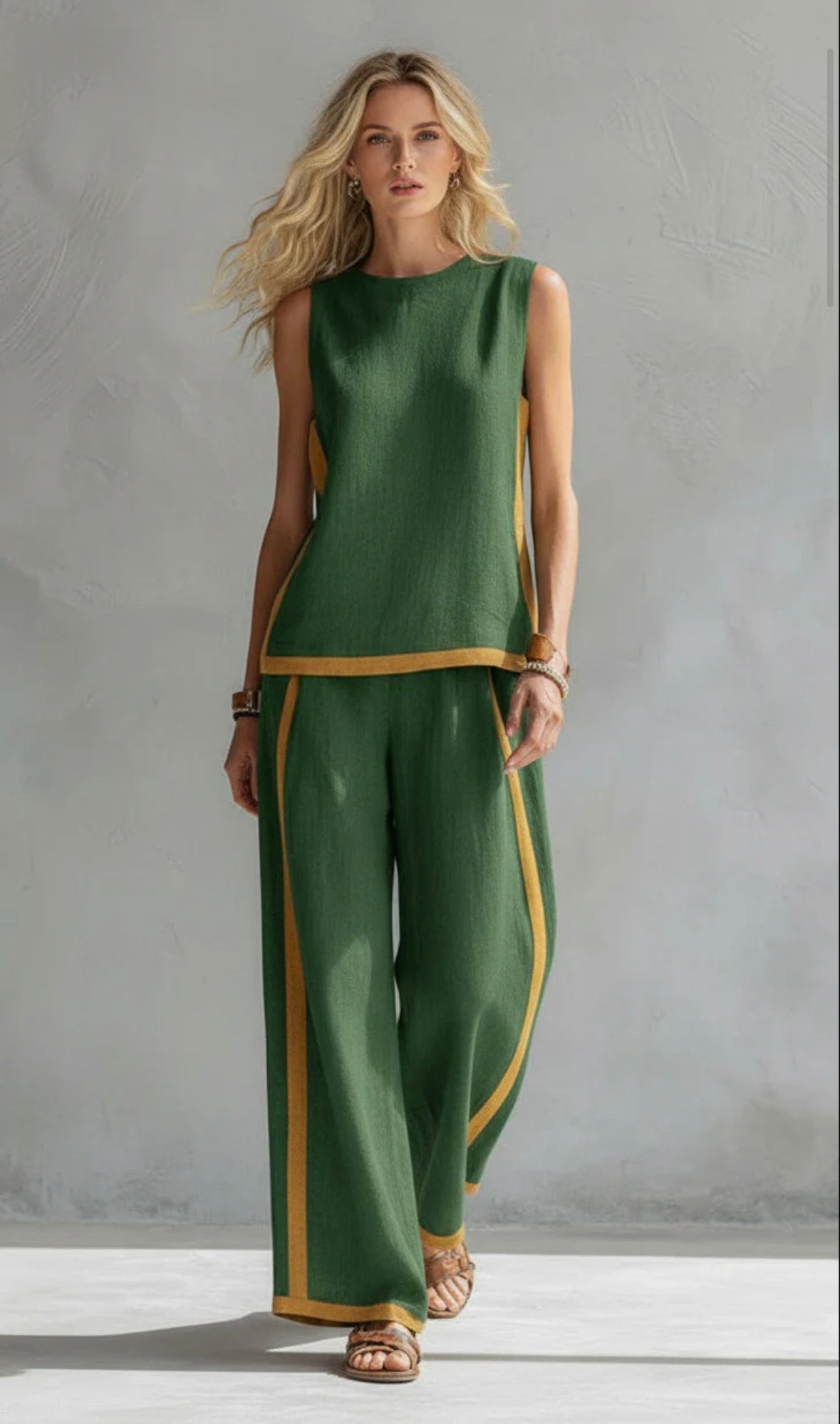 Pyrmont Two-Tone Linen-Look Set in Green